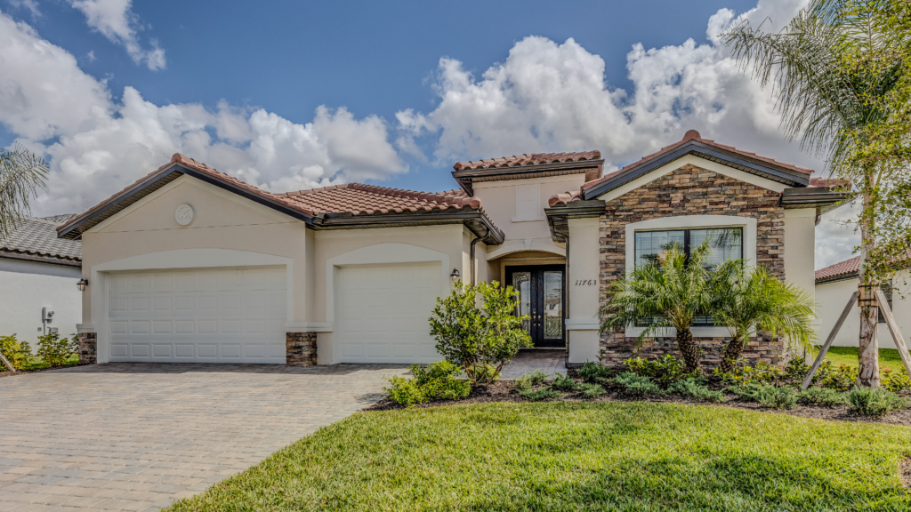 Luxurious vacation home in Florida with spacious design.